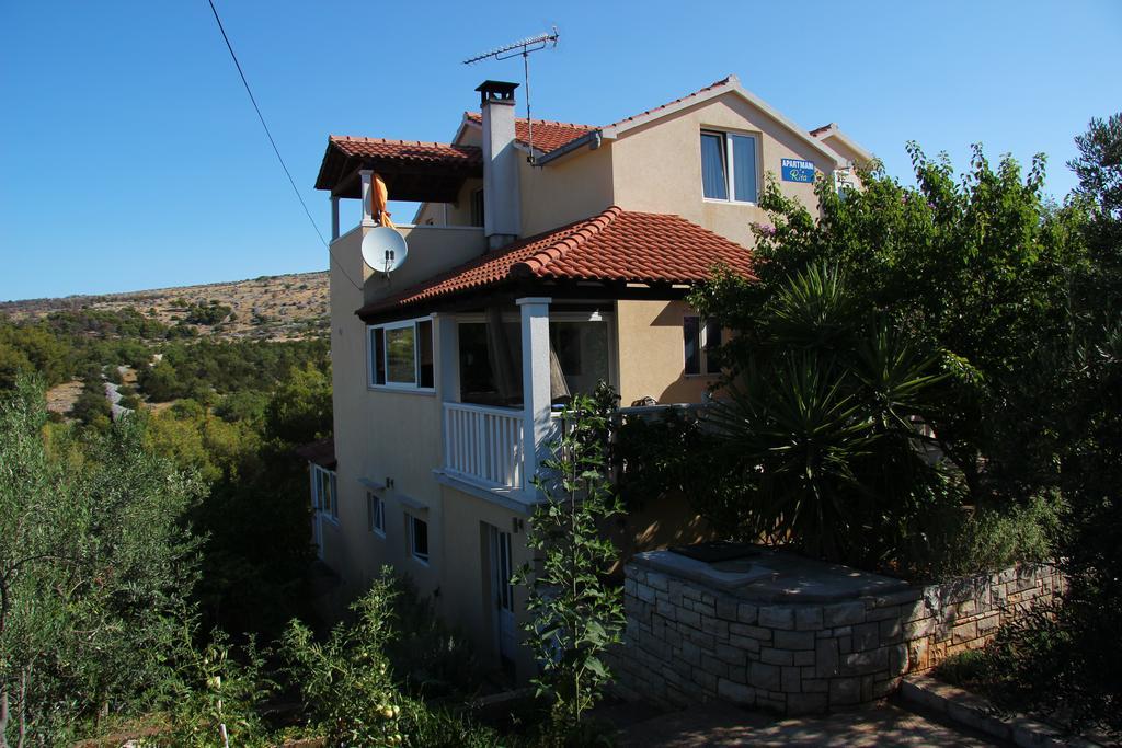 Apartmani Rita Milna  Exterior photo
