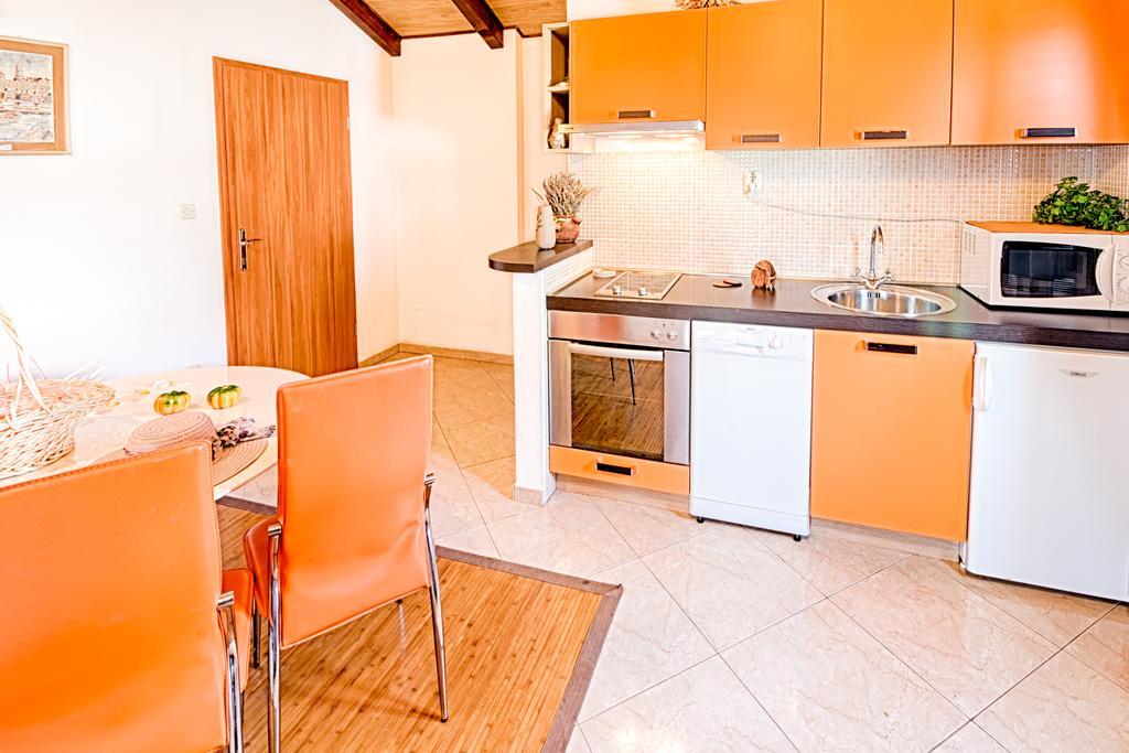 Apartmani Rita Milna  Room photo