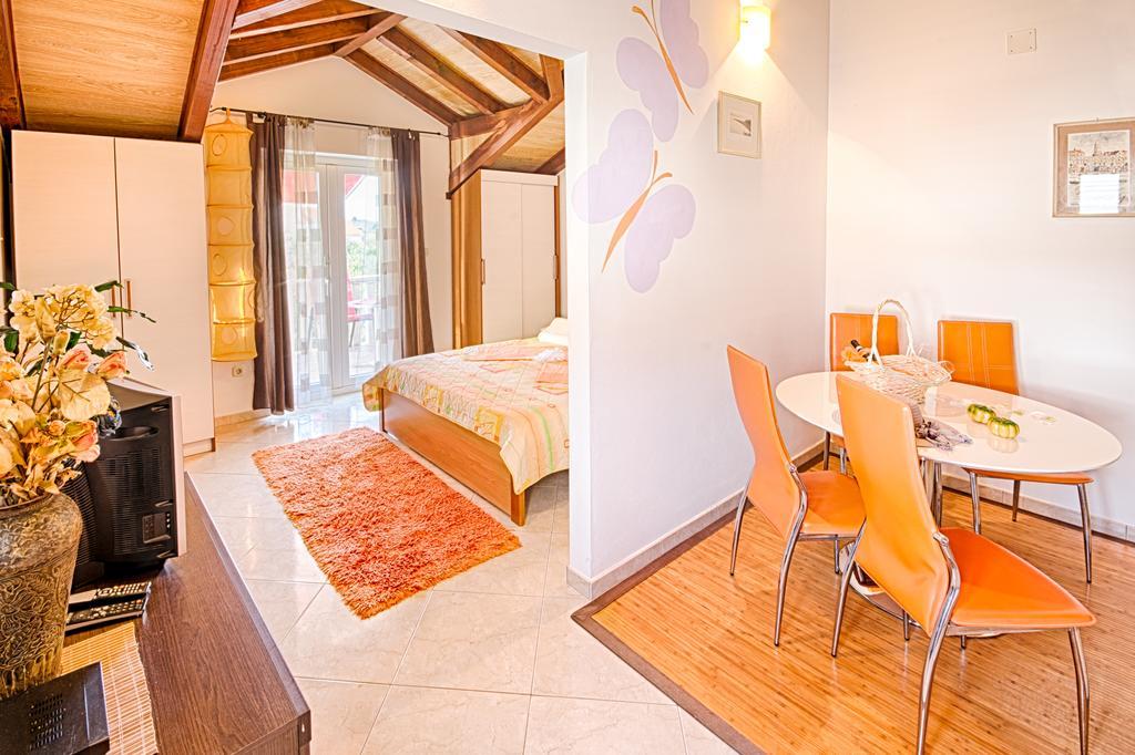 Apartmani Rita Milna  Room photo