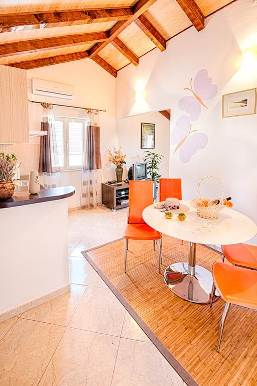Apartmani Rita Milna  Room photo