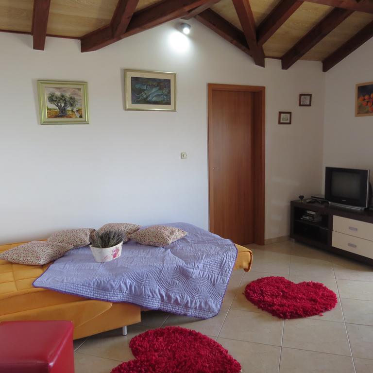 Apartmani Rita Milna  Exterior photo