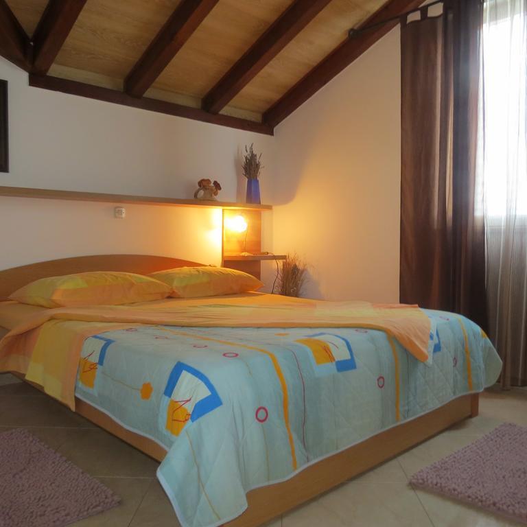 Apartmani Rita Milna  Exterior photo